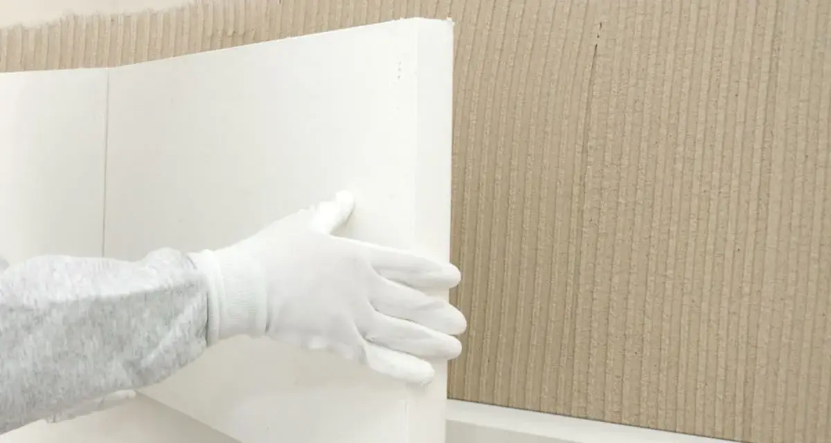 Installazione di pannelli in silicato di calcio: opinioni positive sull'isolamento termico e acustico.