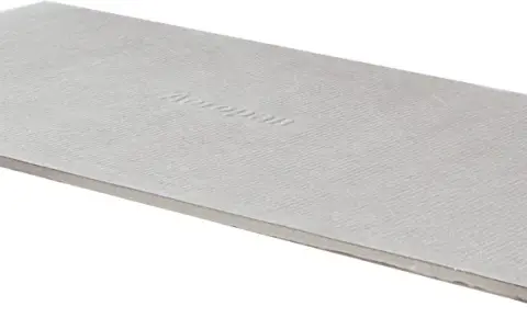 Pannello Aeropan con texture a righe sottili, ideale per isolamento termico e acustico. Ottime aeropan recensioni.