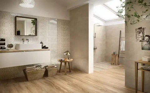 Bagno moderno con pavimenti in legno effetto parquet, ideali come migliori pavimenti per interni. Doccia a vista e arredi minimalisti.