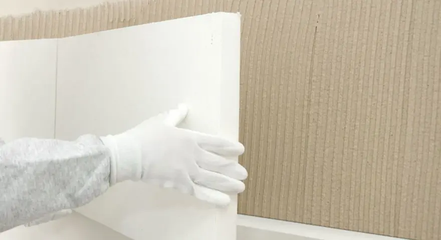 Installazione di pannelli in silicato di calcio: opinioni positive sull'isolamento termico e acustico.
