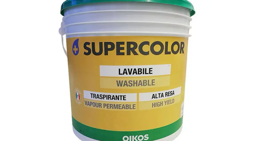 Secchio di pittura Supercolor Oikos. Ideale per sovrapporre pittura traspirante su lavabile, garantisce alta resa e traspirabilità.